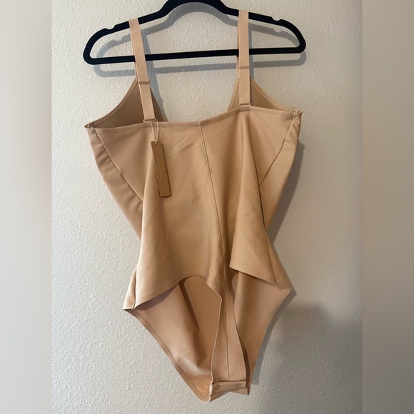 SKIMS Body Super Push-up Thong Bodysuit Clay Size 2X - Picture 3 of 4